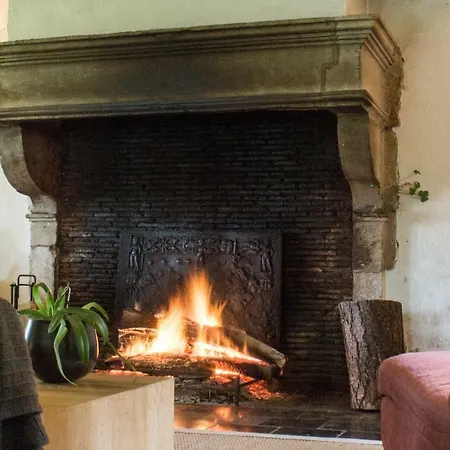 Domaine-humain Bed & Breakfast *
